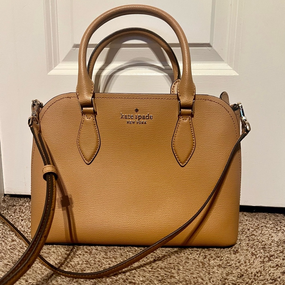 Kate Spade Purse with Crossbody Strap NWOT - Picture 3 of 6